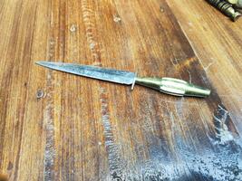 Ancienne dague, prix 60 euros 