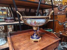 Coupe en porcelaine ton bleu 