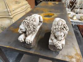 Paire de petits lion en albâtre 