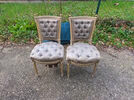 Paires de chaises patiné 