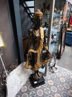 Statuette en bois de style asiatique 