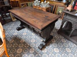 Table bureau renaissance -550 euros 
